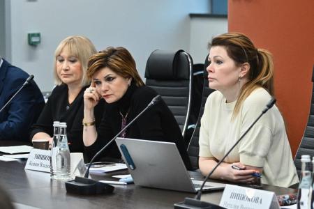 По инициативе фракции КПРФ, в Мособлдуме, прошёл круглый стол, посвящённый проблемам социальной защиты многодетных семей в Подмосковье