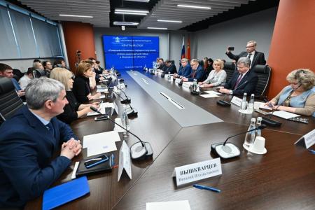 По инициативе фракции КПРФ, в Мособлдуме, прошёл круглый стол, посвящённый проблемам социальной защиты многодетных семей в Подмосковье