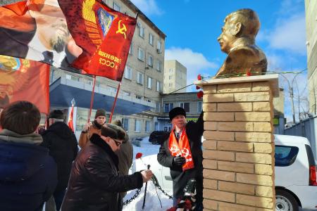 Коммунисты Тамбова почтили память И.В. Сталина