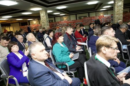 В Иркутске начал работу семинар-совещание руководителей и партактива региональных отделений КПРФ Сибирского федерального округа