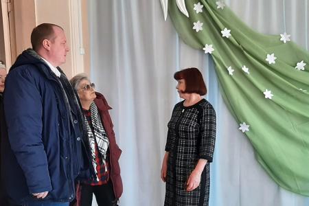 Лидер ивановских коммунистов Александр Бойков провёл рабочий день в Пестяковском районе