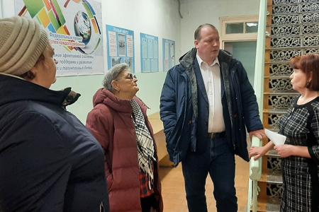 Лидер ивановских коммунистов Александр Бойков провёл рабочий день в Пестяковском районе