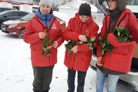 Коммунисты Ленинградской области достойно отметили 8 Марта