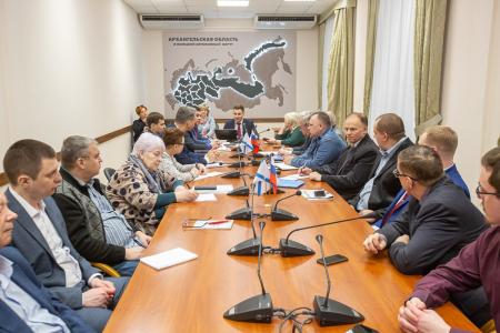 В Архангельске открылся семинар-совещание партийного актива СЗФО