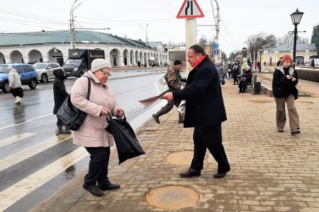 Костромские коммунисты провели уличную акцию в защиту городского электротранспорта