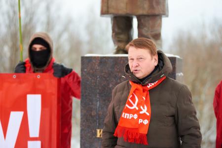 Нижегородские коммунисты возложили цветы к памятнику И. В. Сталину