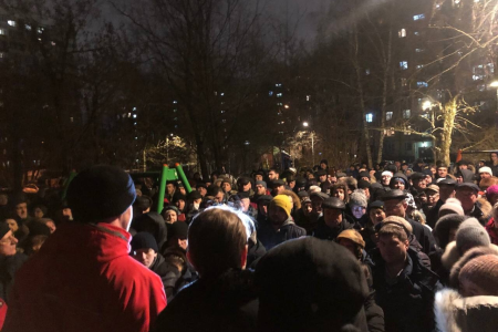 В Москве жители района Щукино против сноса гаражей и строительства многоэтажных монстров