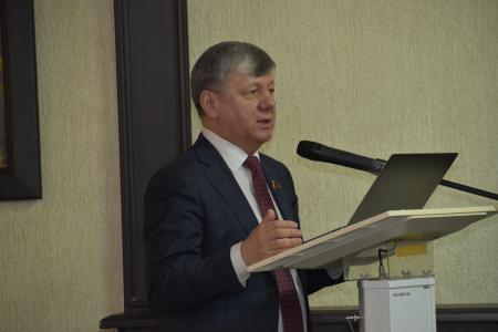 В Иркутске начал работу семинар-совещание руководителей и партактива региональных отделений КПРФ Сибирского федерального округа