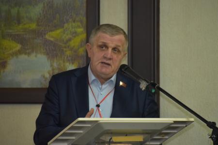 В Иркутске начал работу семинар-совещание руководителей и партактива региональных отделений КПРФ Сибирского федерального округа