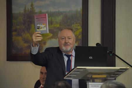 В Иркутске начал работу семинар-совещание руководителей и партактива региональных отделений КПРФ Сибирского федерального округа