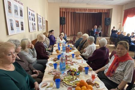 Коммунисты Калининграда поздравили соратниц с наступающим Международным женским днём