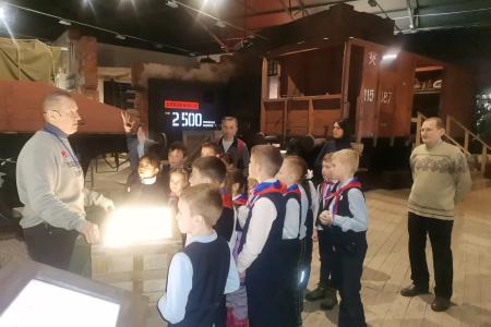 Тульский обком проводит патриотические занятия со школьниками