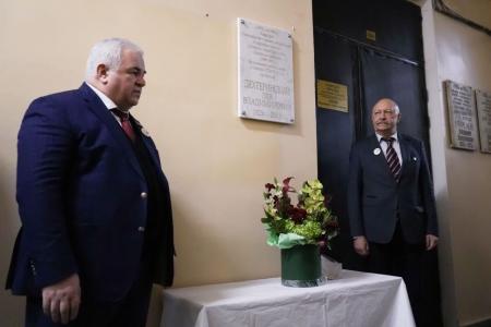 Казбек Тайсаев принял участие в открытии мемориальной доски в МАДИ