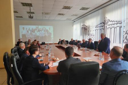 Казбек Тайсаев принял участие в открытии мемориальной доски в МАДИ