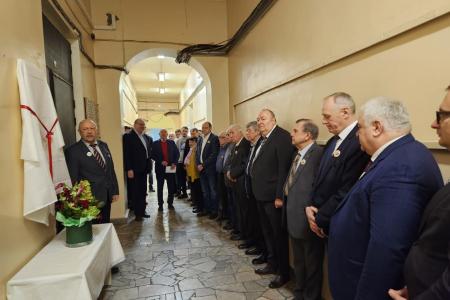 Казбек Тайсаев принял участие в открытии мемориальной доски в МАДИ