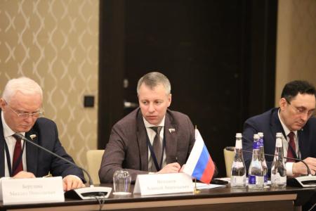 Леонид Калашников, Казбек Тайсаев, Владимир Исаков приняли участие в Российско-грузинском форуме