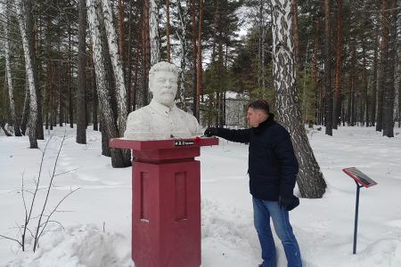 Тюменские коммунисты почтили память И.В. Сталина