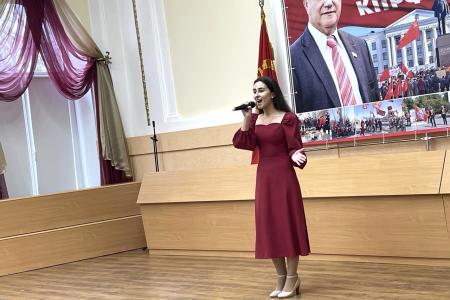 Олег Лебедев выступил в Пскове на областном торжественном собрании, посвящённом 30-летию возрождения КПРФ