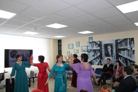 Рязанские депутаты-коммунисты поздравили рязаночек с Международным женским Днем 8 Марта