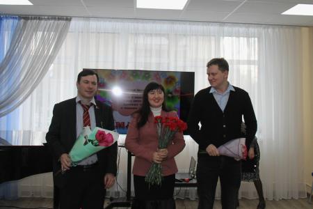 Рязанские депутаты-коммунисты поздравили рязаночек с Международным женским Днем 8 Марта