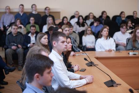 Сенатор Айрат Гибатдинов выступил перед студентами Российского государственного гуманитарного университета в Москве