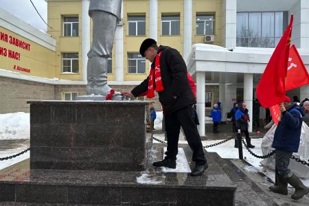 В Марий Эл почтили память Сталина и отметили лучших работников "Звениговского"