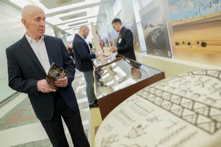 При участии КПРФ в Госдуме открылась выставка «Хакасия. Земля пяти стихий»