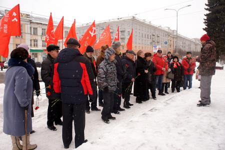 Коммунисты города Иваново почтили память И.В. Сталина