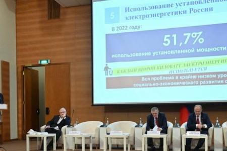Лидер амурских коммунистов Роман Кобызов принял участие в работе «круглого стола» в Государственной Думе РФ