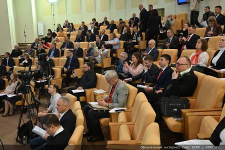 КПРФ в Госдуме провела круглый стол на тему: «Законодательное обеспечение развития топливно-энергетического  комплекса Российской Федерации»