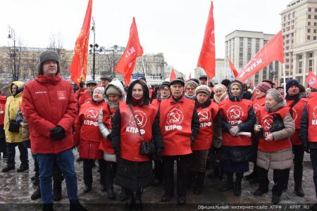 Великие дела, свершения и победы Сталина будут жить в веках!