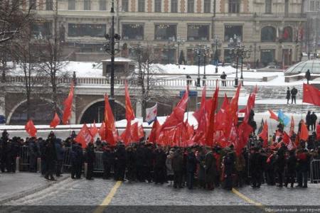 Великие дела, свершения и победы Сталина будут жить в веках!