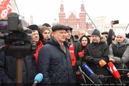 Великие дела, свершения и победы Сталина будут жить в веках!