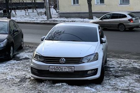 В Екатеринбурге продолжаются нападения на активистов КПРФ, пикетирующих против повышения тарифов ЖКХ