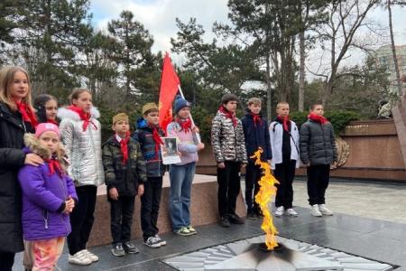 Крымские пионеры приняли участие в акции Союзной патриотической эстафеты