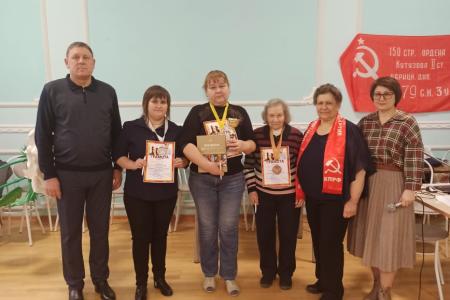 Свердловская область. Коммунисты Артёмовского провели большой шахматный блиц-турнир