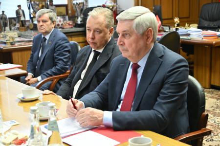 И.И. Мельников встретился в Москве с делегацией Народно-революционной партии Лаоса