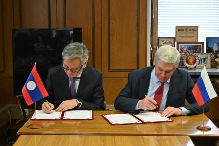 И.И. Мельников встретился в Москве с делегацией Народно-революционной партии Лаоса