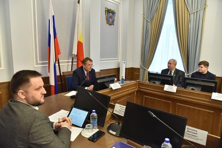 В Законодательном Собрании Ростовской области обсудили проблемы молодежи