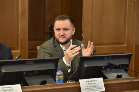 В Законодательном Собрании Ростовской области обсудили проблемы молодежи