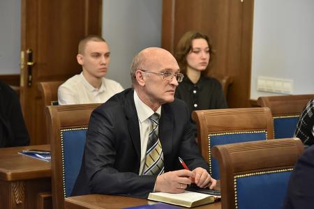 В Законодательном Собрании Ростовской области обсудили проблемы молодежи