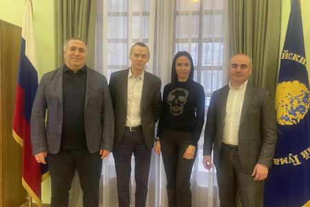 Анастасия Удальцова встретилась с ректором РГГУ Александром Безбородовым