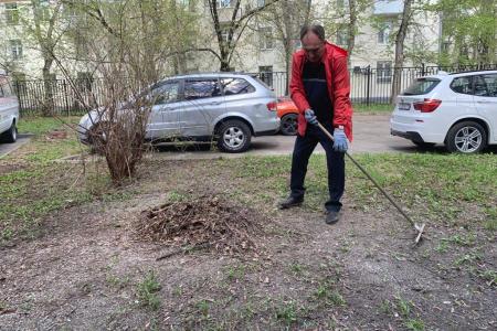 Подмосковные коммунисты провели Ленинский субботник на территории обкома КПРФ