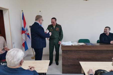 Руководитель фракции в Мособлдуме КПРФ Александр Наумов поздравил сотрудников военкоматов г.о. Домодедово и Ленинского г.о.