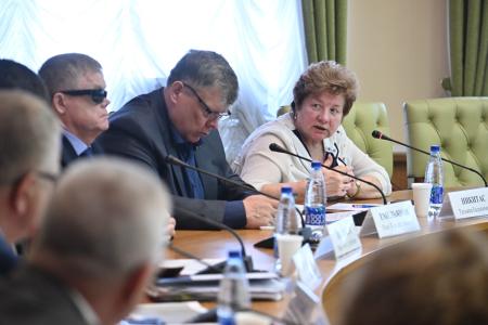 Депутаты фракции КПРФ в Московской областной Думе приняли участие в выездном заседании Комитета по социальной политике и здравоохранению в Подольске