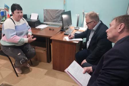 Руководитель фракции КПРФ в Московской областной Думе Александр Наумов провел приём граждан Озёрах