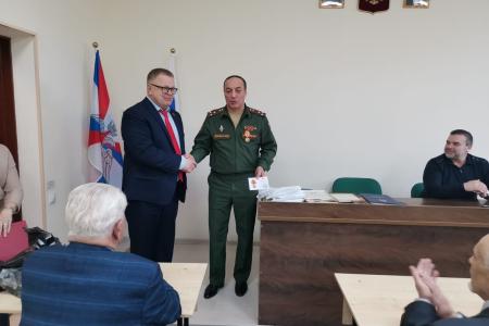 Руководитель фракции в Мособлдуме КПРФ Александр Наумов поздравил сотрудников военкоматов г.о. Домодедово и Ленинского г.о.