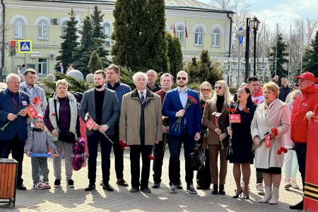 Подмосковные коммунисты продолжают антифашистский автомарш «Наша Великая Родина»