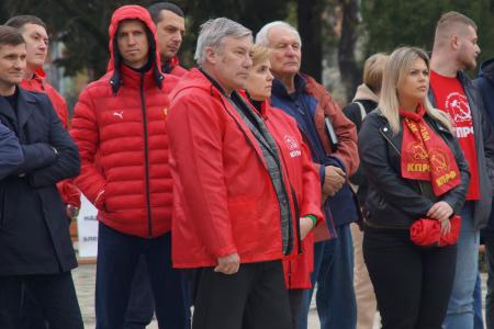 Краснодар. Митинг коммунистов и беспартийных потребовал от власти навести порядок в электросетевом хозяйстве и сфере переработки мусорных отходов