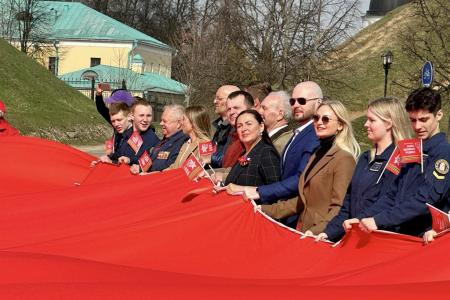 Подмосковные коммунисты продолжают антифашистский автомарш «Наша Великая Родина»